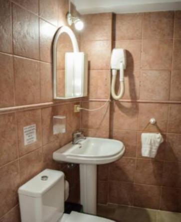 Le Chateau Bed & Breakfast *